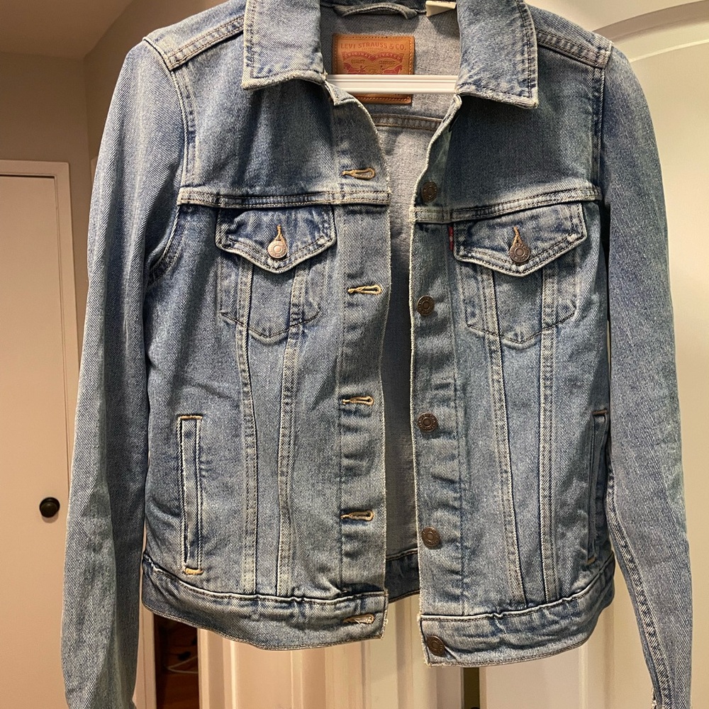 Levi's Women's Light Blue Jean Jacket